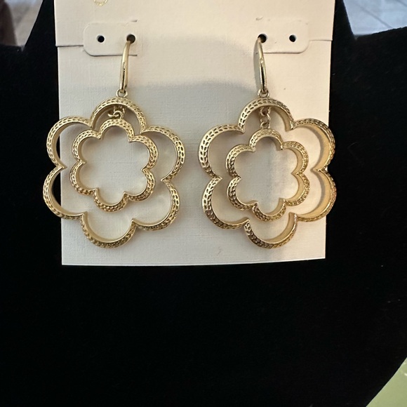 Kendra Scott Jewelry - Kendra Scott Elegant Gold Flower Earrings